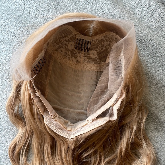 - 22” Strawberry Blonde Curly Wavy Lace Front Wig *NEW* - Picture 12 of 13